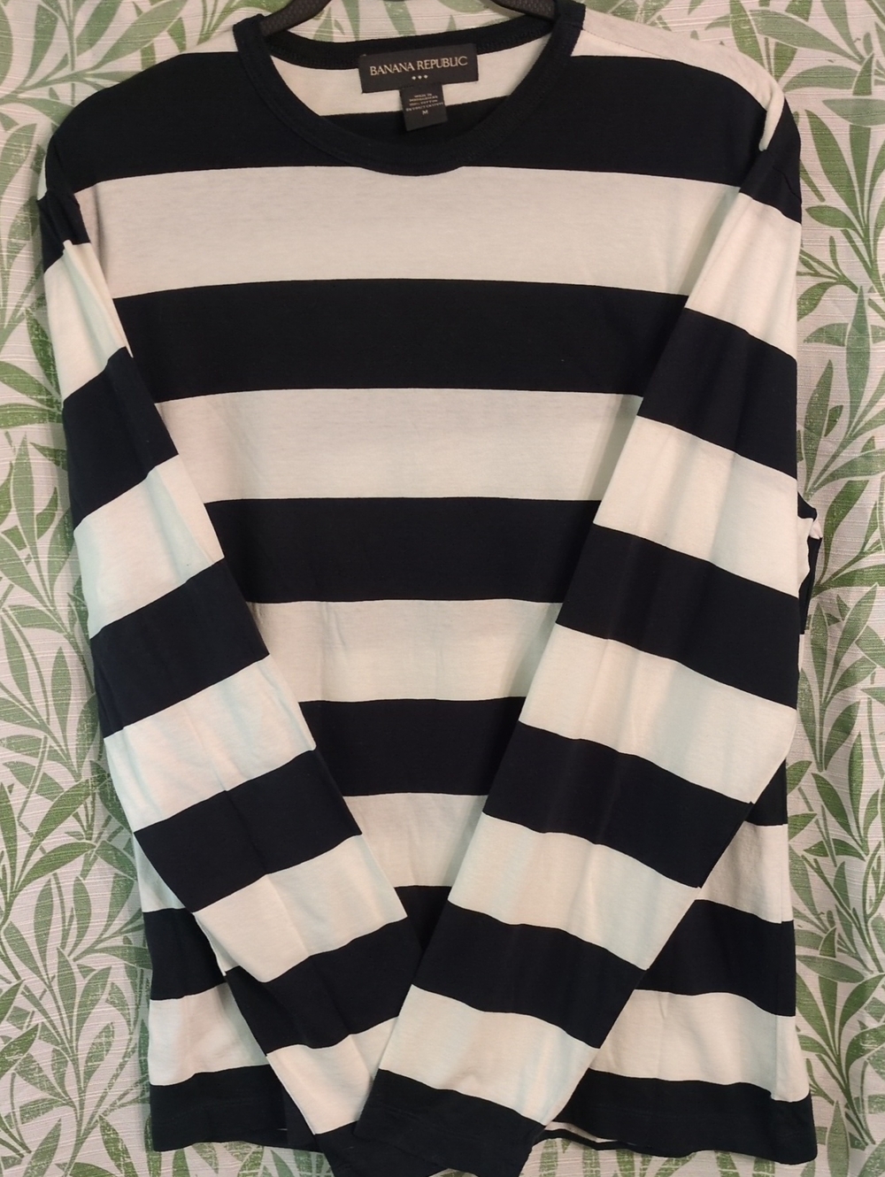 Banana Republic Men’s Black and White Striped Crewneck Sweater